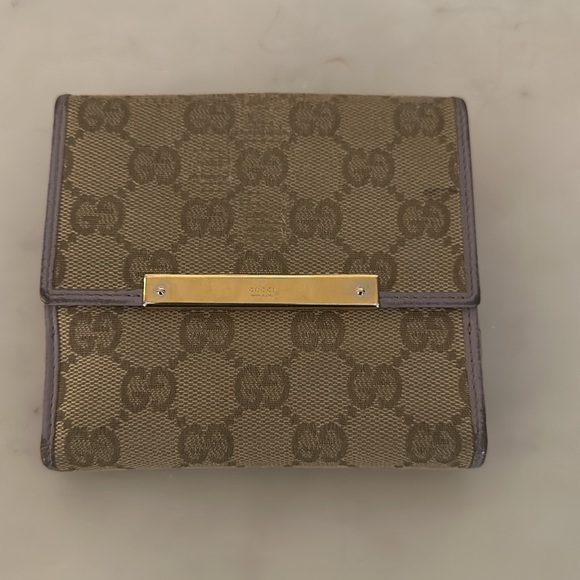 Gucci Lilac Trim Wallet - Picture 2 of 14